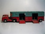 79- BEDFORD TRACTOR UNIT CHIPPERFIELDS CIRCUS TRANPORT HORSES  CORGI TOYS (2).JPG