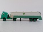60 PEGASO TRAILER CON CISTEERNA FRUEHAUF BP ref 60   1960  54,00ptas (3).jpg